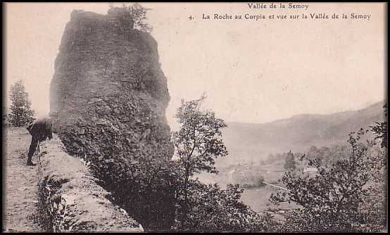 La Roche au Corpia, vue sur la valle de la Semoy